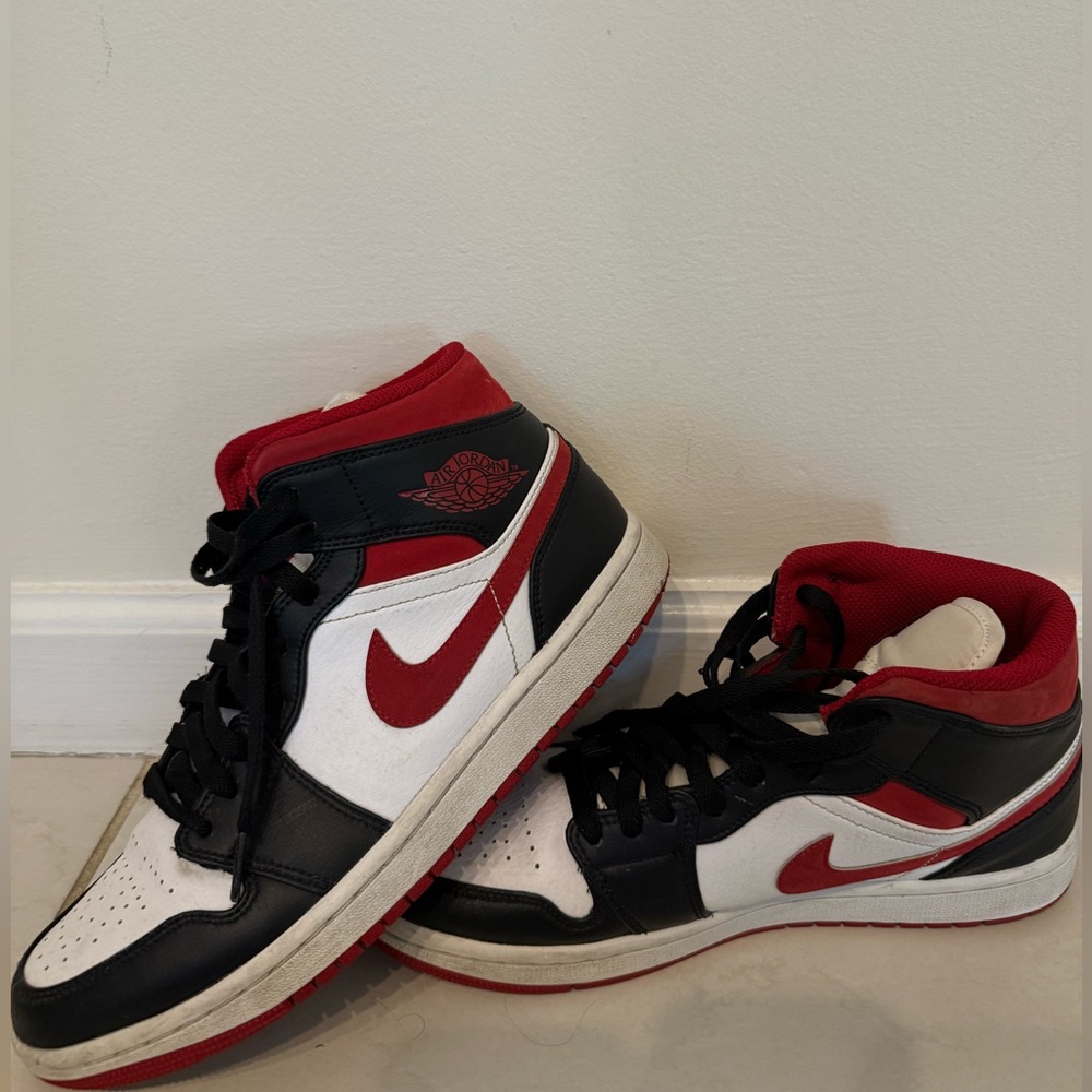 Men Jordan Sneakers
